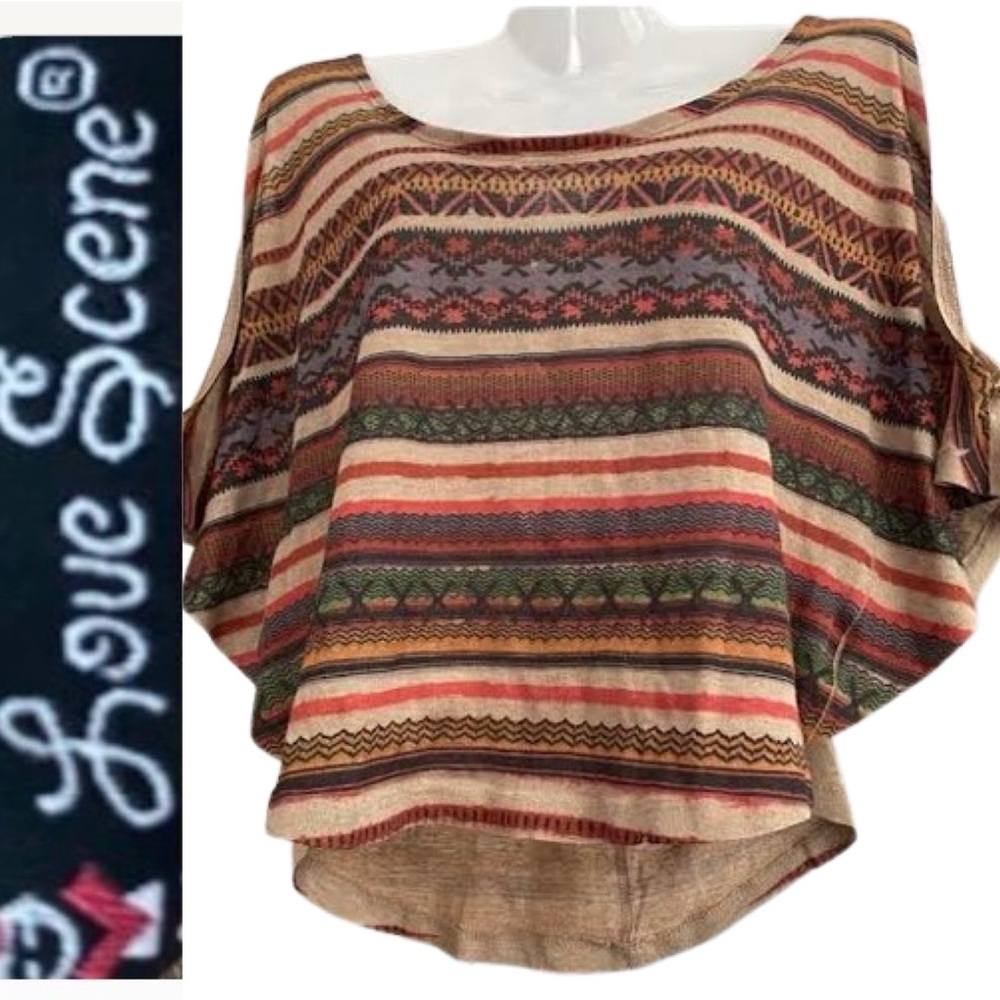 Indian Style Cropped Open Shoulder Butterfly Sleeve Love Scene